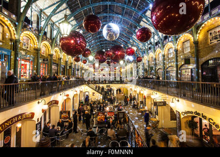 Marché couvert de Covent Garden à Londres, Noël Banque D'Images