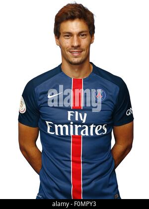 Paris, France. Août 17, 2015. Paris St allemand, français officiel de l'équipe de Ligue 1 pour la saison 2015-15 portraits du club. Numéro 4 Benjamin STAMBOULI © Plus Sport Action/Alamy Live News Banque D'Images