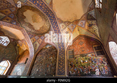 Voûtes de hall principal, Palais Chehel Sutun, Isfahan, Iran Banque D'Images