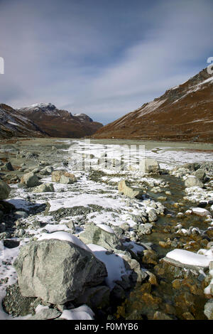 Lac de Moiry dans le canton du Valais en Suisse Banque D'Images