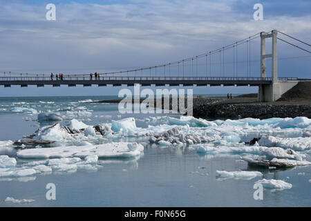 Pont sur la rivière Jokulsa à Jokulsarlon, le sud de l'Islande Banque D'Images