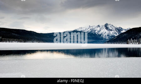 Avis de droits photo de petit lac de sébaste. Banque D'Images