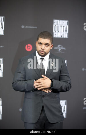 Berlin, Allemagne. Août 18, 2015. Acteur O'Shea Jackson Jr. arrive à la première européenne du film "Straight Outta Compton' à Berlin, Allemagne, 18 août 2015. Photo : Joerg Carstensen/dpa/Alamy Live News Banque D'Images