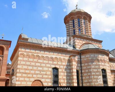 Des détails architecturaux de l'ancienne église roumaine traditionnelle Banque D'Images