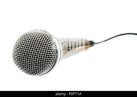 Microphone isolé sur fond blanc Banque D'Images