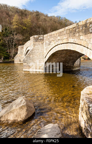 La traversée de pont, rivière Eamont Pooley Bridge Ullswater, Lake District, Cumbria, Angleterre Banque D'Images