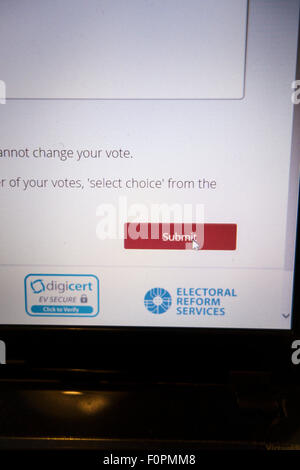 Exeter, Royaume-Uni. Août 19, 2015 capture d'écran de l'ordinateur portable. en ligne formulaire de vote pour l'élection de leadership du travail Crédit : vote Semiotix/Alamy Live News Banque D'Images
