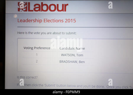 Exeter, Royaume-Uni. Août 19, 2015 capture d'écran de l'ordinateur portable. en ligne formulaire de vote pour les élections pour voter leadership adjoint Tom Watson Ben Bradshaw Première et deuxième préférence Crédit : Semiotix/Alamy Live News Banque D'Images