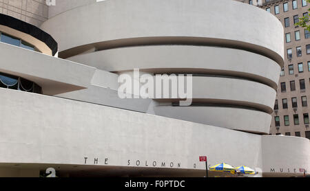 USA, New York State, New York, Manhattan, de l'extérieur le Musée Solomon R. Guggenheim sur la 5e Avenue.