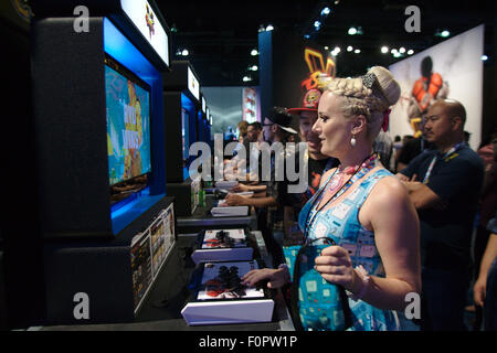 Les éditeurs, les studios, et les célébrités qui annonce et assister à l'Electronic Entertainment Expo à Los Angeles où : Los Angeles, California, United States Quand : 18 Oct 2015 Banque D'Images