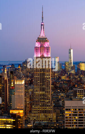 La ville de New York, l'Empire State Building at Dusk Banque D'Images
