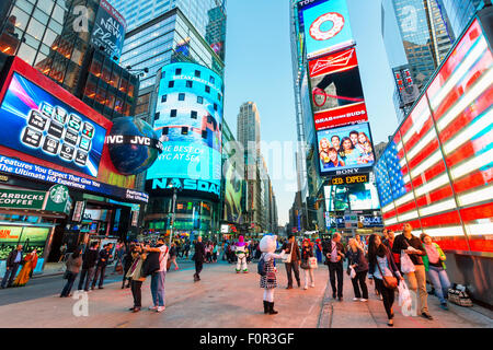 La ville de New York, Times Square by night Banque D'Images