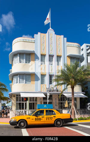 Miami, South Beach sur Collins Avenue, taxi Banque D'Images