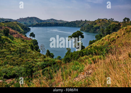 Lake Nkuruba, Bunyaruguru Région des lacs de cratère, l'Ouganda, l'Afrique Banque D'Images