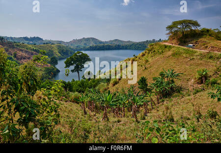 Lake Nkuruba, Bunyaruguru Région des lacs de cratère, l'Ouganda, l'Afrique Banque D'Images