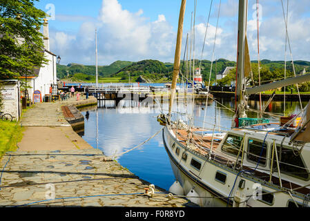 Port de Crinan Argyll en Écosse à une extrémité du canal Crinan Banque D'Images