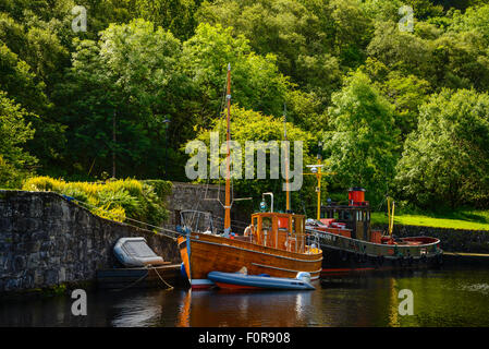 Bateau traditionnel appelé puffer à Crinan Argyll en Écosse à une extrémité du canal Crinan Banque D'Images