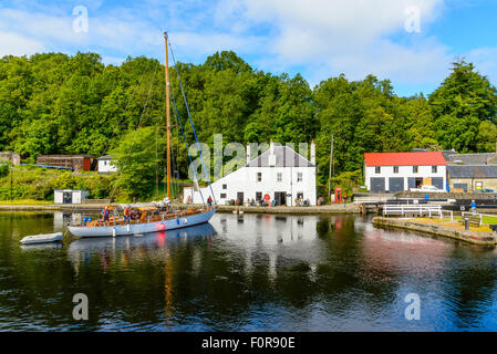 Port de Crinan Argyll en Écosse à une extrémité du canal Crinan Banque D'Images