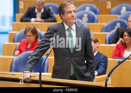 La Haye, Pays-Bas. Août 19, 2015. Le mercredi le parlement néerlandais a été admis au débat sur la contribution du Fonds d'urgence à la Grèce. Paryt de droite Geert Wilders leader accuse le gouvernement actuel d'misallocating fonds et lancé un vote de défiance contre le premier ministre Rutter et son cabinet. Le débat a eu plus de six heures mais avec une petite minorité la motion de censure a été rejetée. © Copyright Jaap Arriens/Alamy vivre Banque D'Images