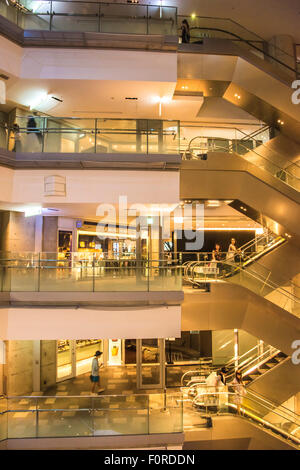 Intérieur de Omotesando Hills,Shibuya-Ku,Tokyo,Japon Banque D'Images