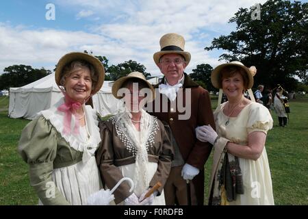 Re-création historique avec des personnages en costume de recréer des scènes historiques Banque D'Images