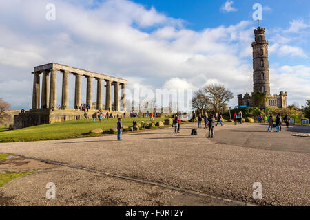 National Monument et Monument Nelson à Calton Hill, Édimbourg, City of Edinburgh, Ecosse, Royaume-Uni, Europe. Banque D'Images