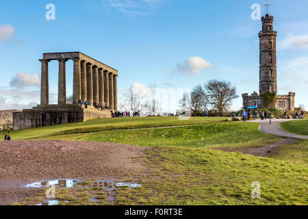 National Monument et Monument Nelson à Calton Hill, Édimbourg, City of Edinburgh, Ecosse, Royaume-Uni, Europe. Banque D'Images