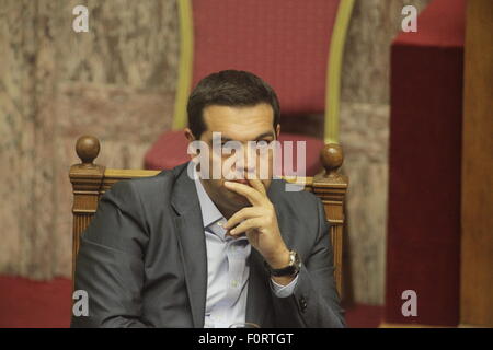 Athènes. Août 21, 2015. Photo prise le 14 août 2015 montre le premier ministre grec Alexis Tsipras réagissant au parlement à Athènes, capitale de la Grèce. Le Premier ministre grec Alexis Tsipras a annoncé qu'il présenterait sa démission de poster avant d'élections générales en septembre, les médias locaux ont rapporté jeudi. © Xinhua/Alamy Live News Banque D'Images