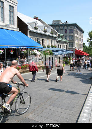 PLACE JACQUES-CARTIER DANS LE VIEUX MONTRÉAL, CANADA - circa 2008. Banque D'Images