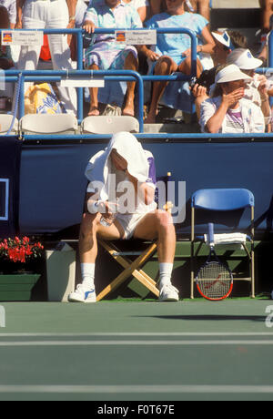 Boris Becker au tournoi de la Coupe des Champions de Newsweek à Indian Wells, en Californie en mars 1988. Banque D'Images
