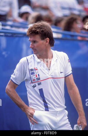 Jimmy Connors en action au tournoi de tennis US Open à Flushing Meadows Park en septembre 1988 Banque D'Images