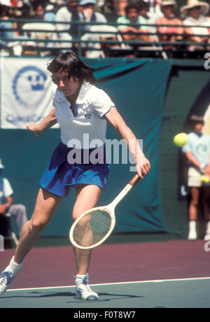 Martina Navratilova en action au tournoi de tennis de la Couronne Clairol a La Costa Resort à Carlsbad, Californie, en avril 1980. Banque D'Images