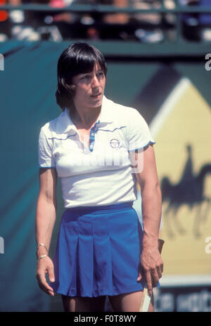 Martina Navratilova en action au tournoi de tennis de la Couronne Clairol a La Costa Resort à Carlsbad, Californie, en avril 1980. Banque D'Images