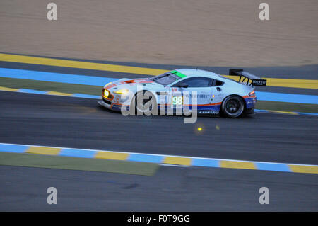 Auston Martin Vantage V8 chez le Homme 24 2015 Banque D'Images