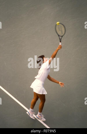 Gabriela Sabatini en action au tournoi de tennis US Open à Flushing Meadows Park le 6 septembre 1988. Banque D'Images