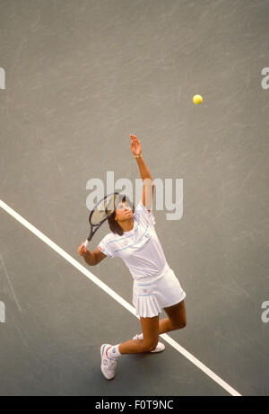 Gabriela Sabatini en action au tournoi de tennis US Open à Flushing Meadows Park le 6 septembre 1988. Banque D'Images