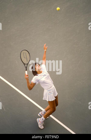 Gabriela Sabatini en action au tournoi de tennis US Open à Flushing Meadows Park le 6 septembre 1988. Banque D'Images