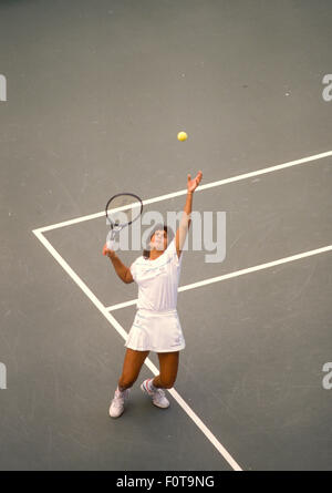 Gabriela Sabatini en action au tournoi de tennis US Open à Flushing Meadows Park le 6 septembre 1988. Banque D'Images