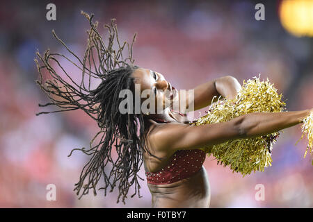 Landover, Maryland, USA. 20e Août, 2015. Un Redskin Washington effectue au cours de la cheerleader l'avant-saison se rencontreront entre les Lions de Détroit et les Redskins de Washington à FedEx Field à Landover, MD. Credit : Cal Sport Media/Alamy Live News Banque D'Images