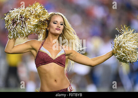 Landover, Maryland, USA. 20e Août, 2015. Un Redskin Washington effectue au cours de la cheerleader l'avant-saison se rencontreront entre les Lions de Détroit et les Redskins de Washington à FedEx Field à Landover, MD. Credit : Cal Sport Media/Alamy Live News Banque D'Images