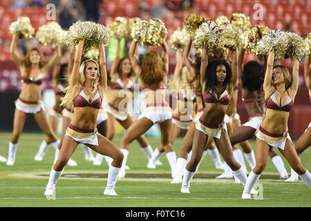 Landover, Maryland, USA. 20e Août, 2015. Redskins de Washington cheerleader exécuter pendant les match de pré-saison entre les Lions de Détroit et les Redskins de Washington à FedEx Field à Landover, MD. Credit : Cal Sport Media/Alamy Live News Banque D'Images