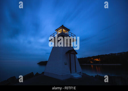 Le phare de Lions Head, Ontario au lever du soleil. Banque D'Images