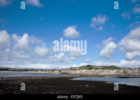 La chaussée allant de St Michael's Mount à Marazion à marée basse, Cornwall, England, UK. Banque D'Images