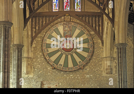 La table ronde du Roi Arthur, le grand hall, château de Winchester, Winchester, Hampshire, England, UK. Banque D'Images