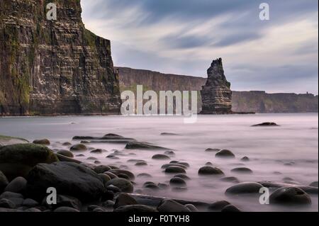 Les falaises de Moher, Liscannor, Irlande Banque D'Images