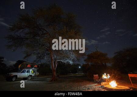 Par famille de camp, Parc National de Nxai Pan, Désert du Kalahari, Afrique Banque D'Images