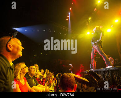 Indianapolis, Indiana, USA. 20e Août, 2015. ALICE COOPER réalise à Bankers Life Fieldhouse à Indianapolis, Indiana © Lora Olive/ZUMA/Alamy Fil Live News Banque D'Images