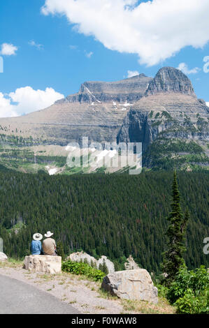 Affichage de deux aller-à-le-Sun Mountain dans le Glacier National Park, Montana. Banque D'Images