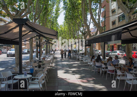 Cafés dans Av de Alfonso X el Sabio, ville de Murcie, Murcie, Espagne, Europe Banque D'Images