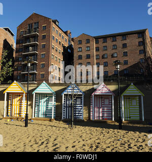 Le quai en bord de Newcastle-upon-Tyne, en Angleterre. La région est une plage artificielle. Banque D'Images